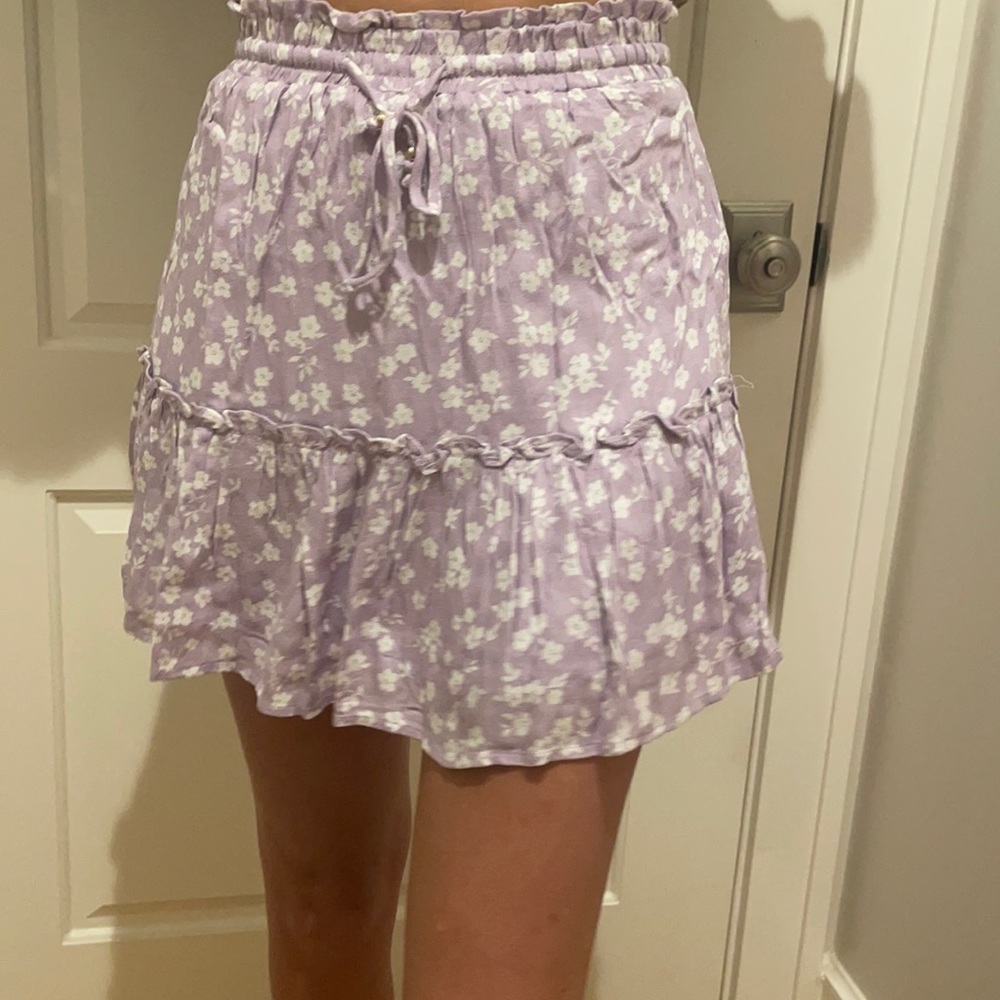 Purple and white floral mini skirt. XS